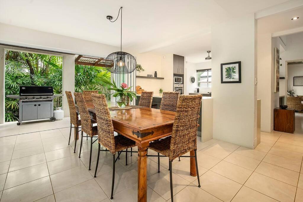 Holiday home Indirah On The - A Spacious Beachfront Port Douglas