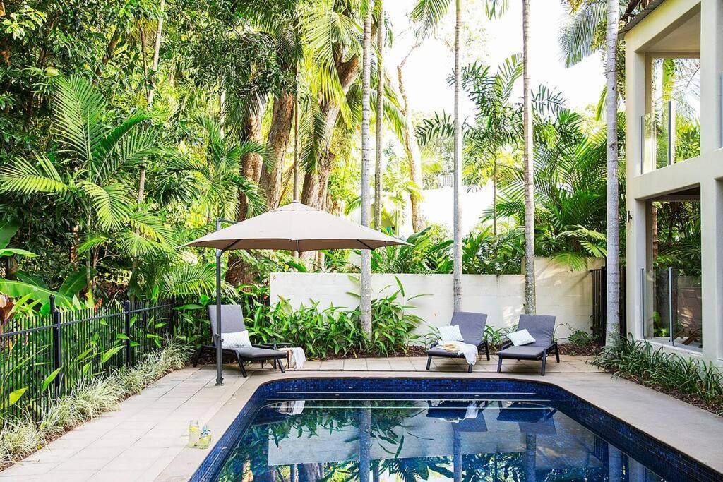 Indirah On The - A Spacious Beachfront Holiday home Port Douglas