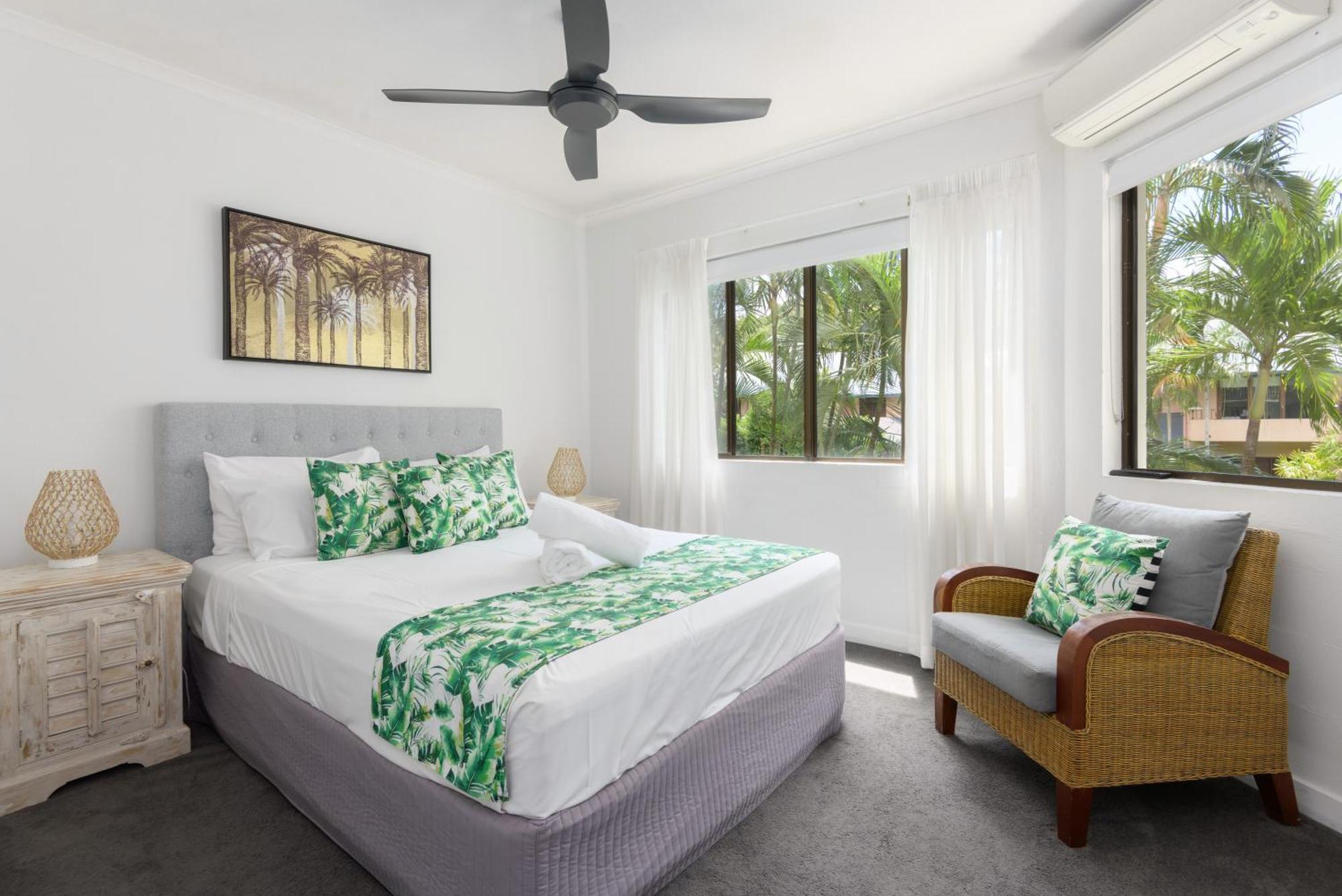 Unit 4 @ Tropical Reef Apartment