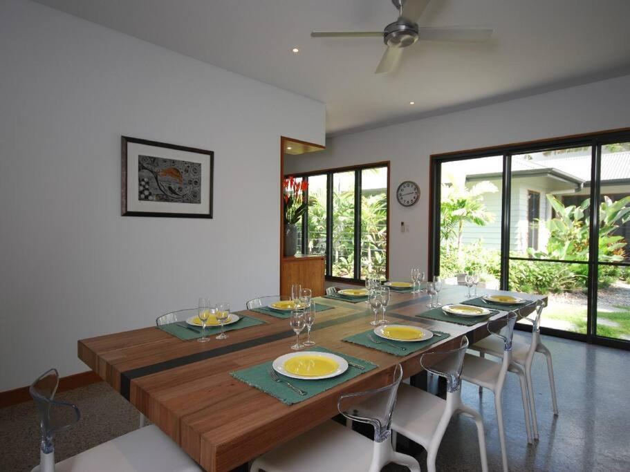 Holiday home 11 - Luxury 5 Bedroom Across From The Port Douglas