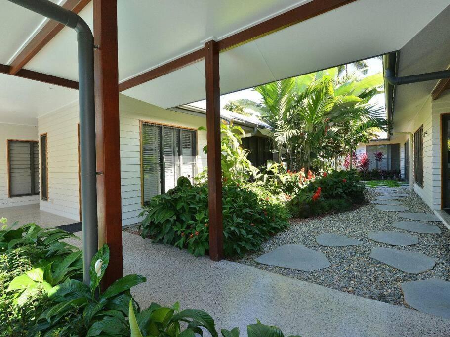 11 - Luxury 5 Bedroom Across From The Holiday home