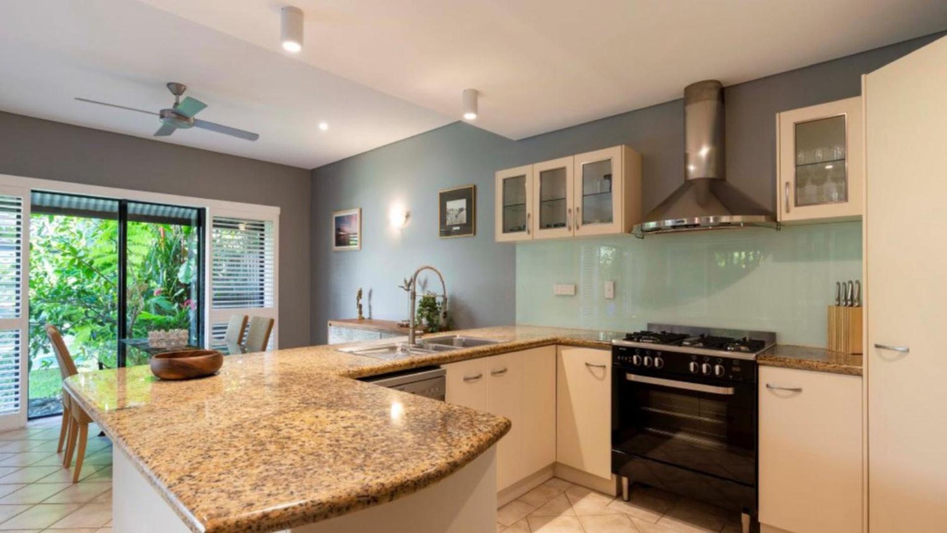 Holiday home Madison Port Douglas