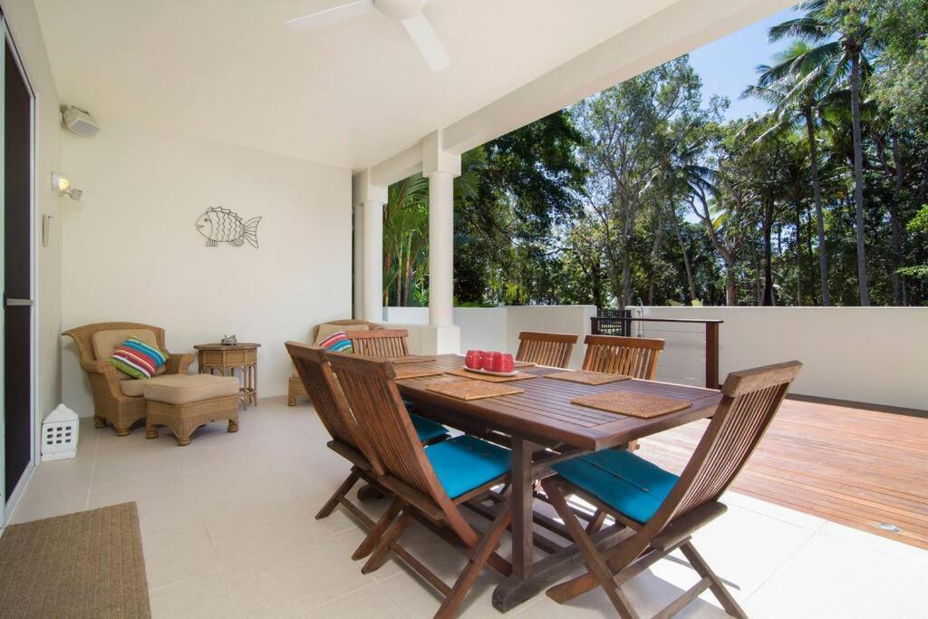 Whispering Palms - Beachfront * Port Douglas