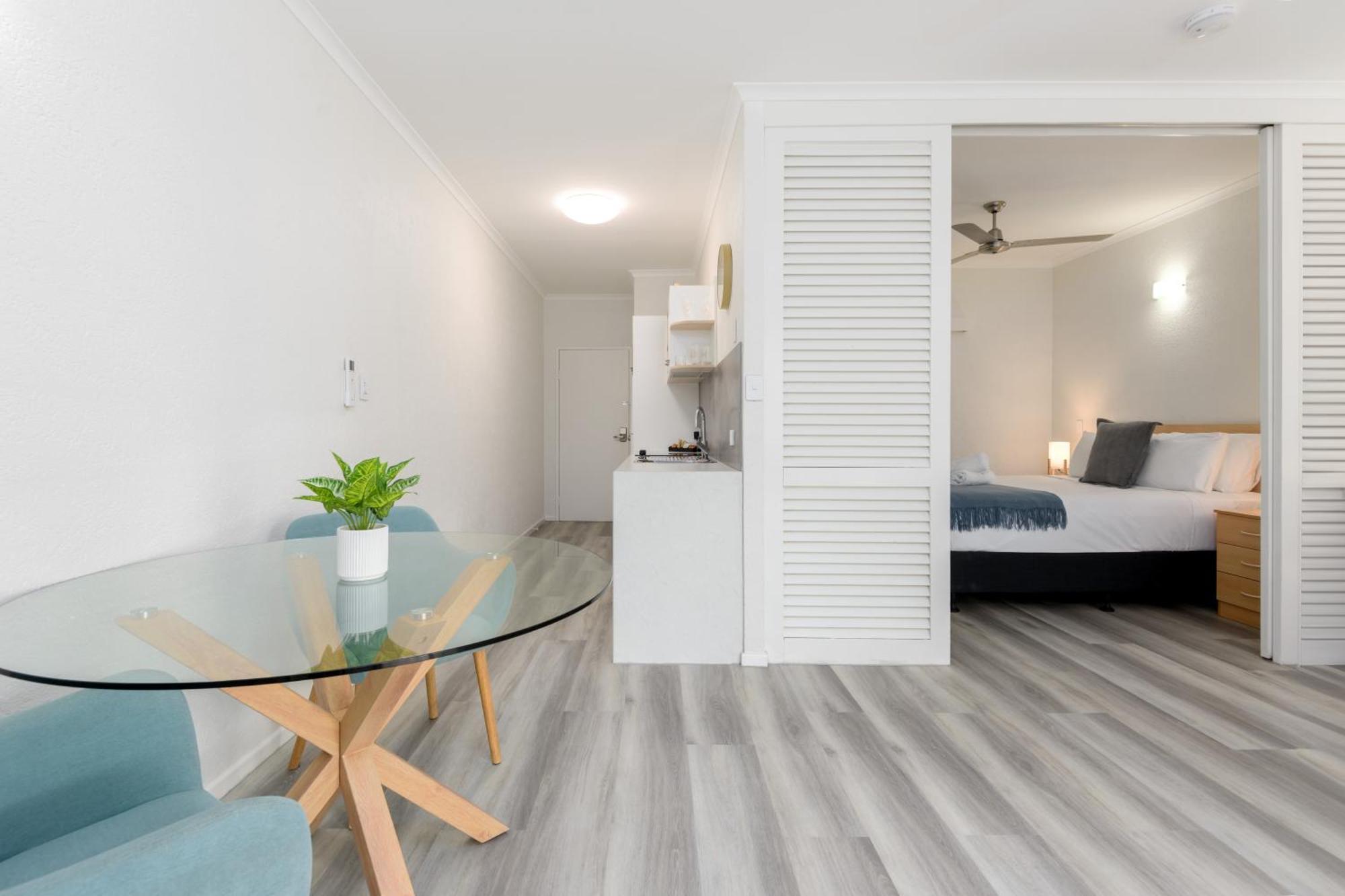 1 Bedroom @ Palm #22 Apartment *