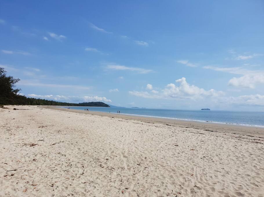 Footsteps To Four Mile - Holiday home
