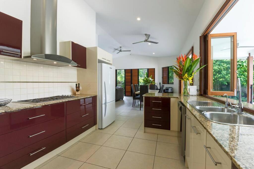 Holiday home Footsteps To Four Mile - *