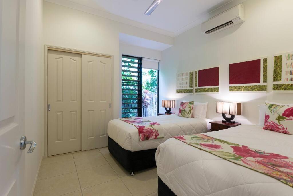 Footsteps To Four Mile - Holiday home *