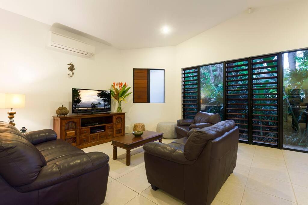 Holiday home Footsteps To Four Mile -