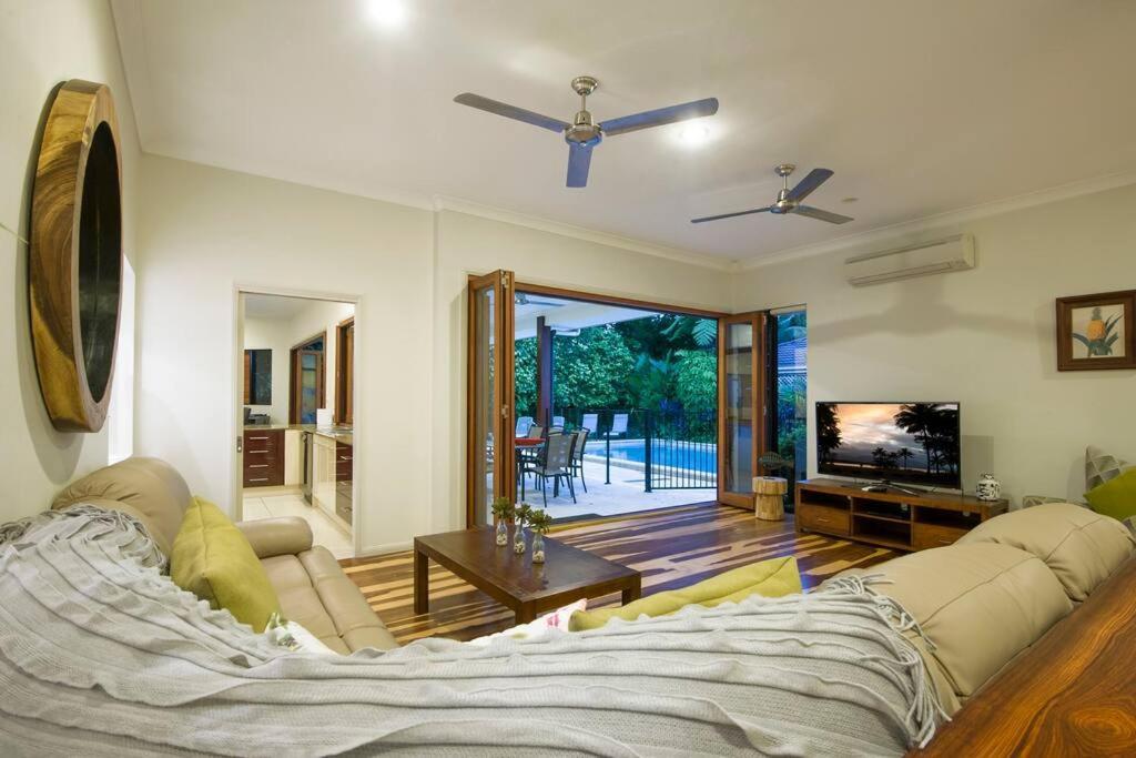 Holiday home Footsteps To Four Mile -