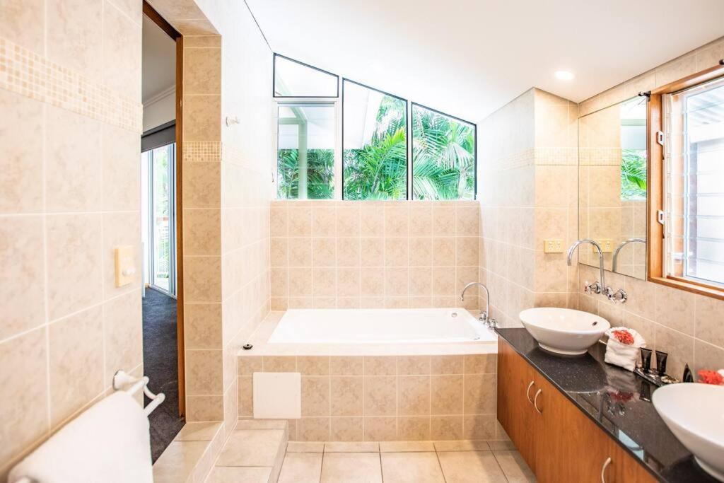 Four Mile Retreat Villa *