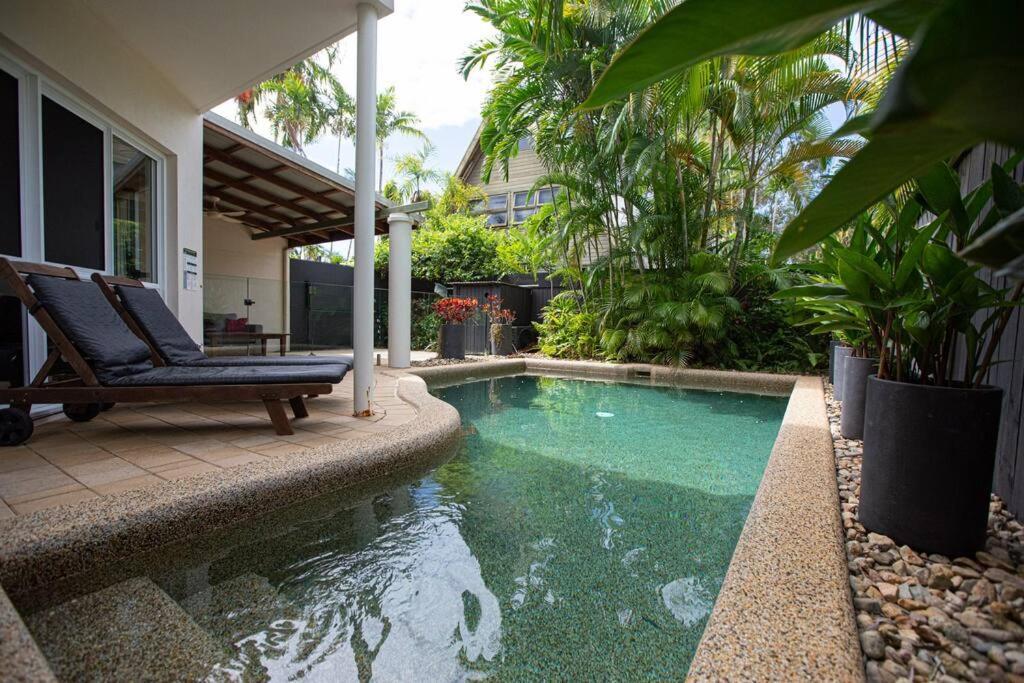 Four Mile Retreat * Port Douglas