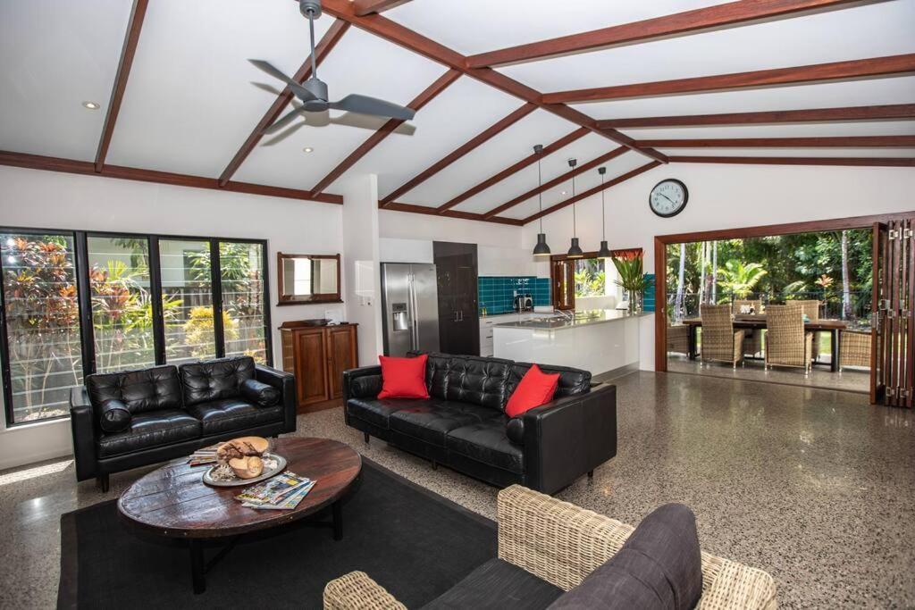 Holiday home Cowrie House *