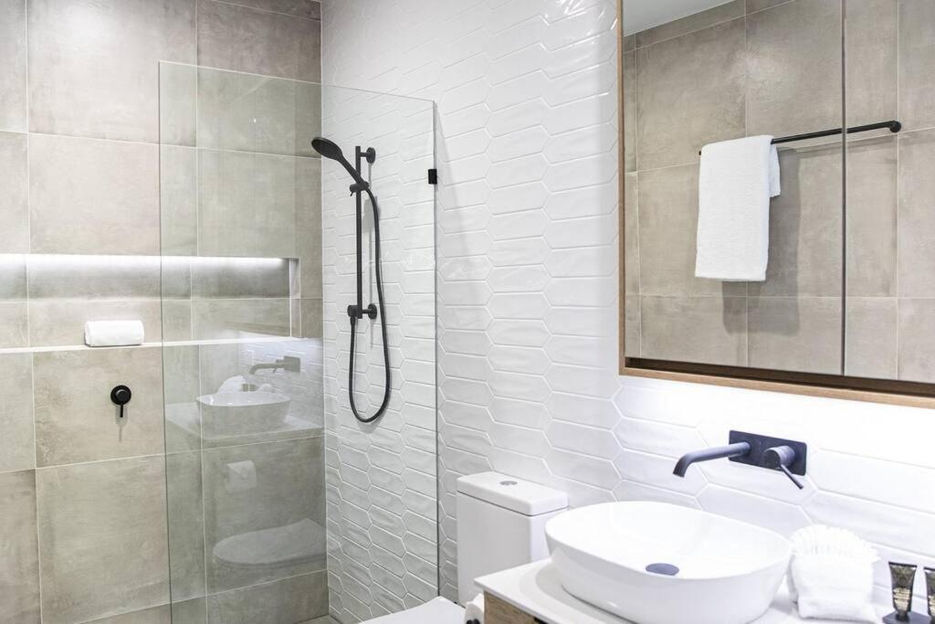 Azure - Luxurious & Modern Port Douglas