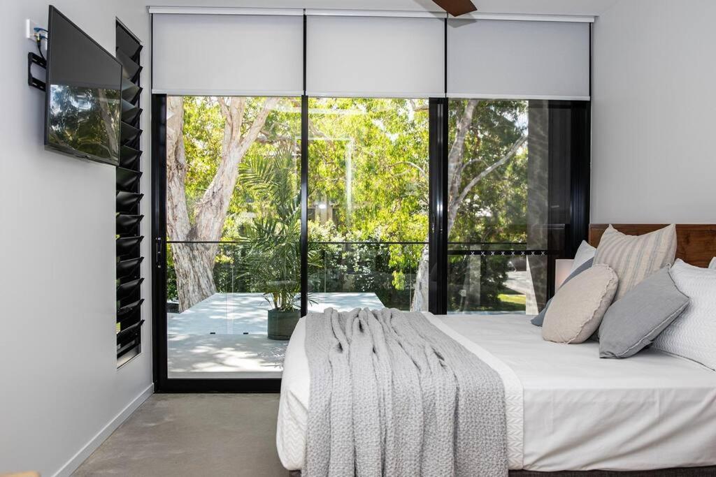 Azure - Luxurious & Modern *