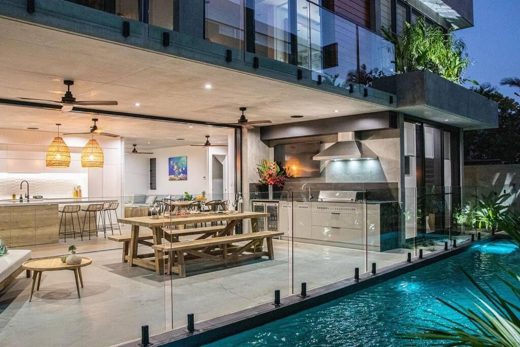 Azure - Luxurious & Modern Pousada Port Douglas