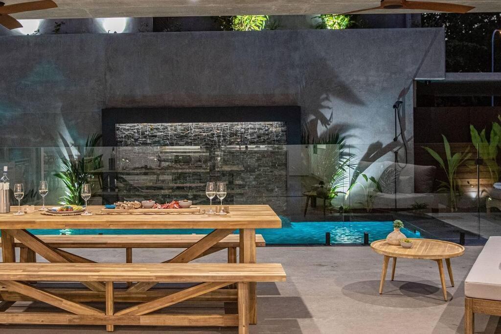 Azure - Luxurious & Modern Port Douglas