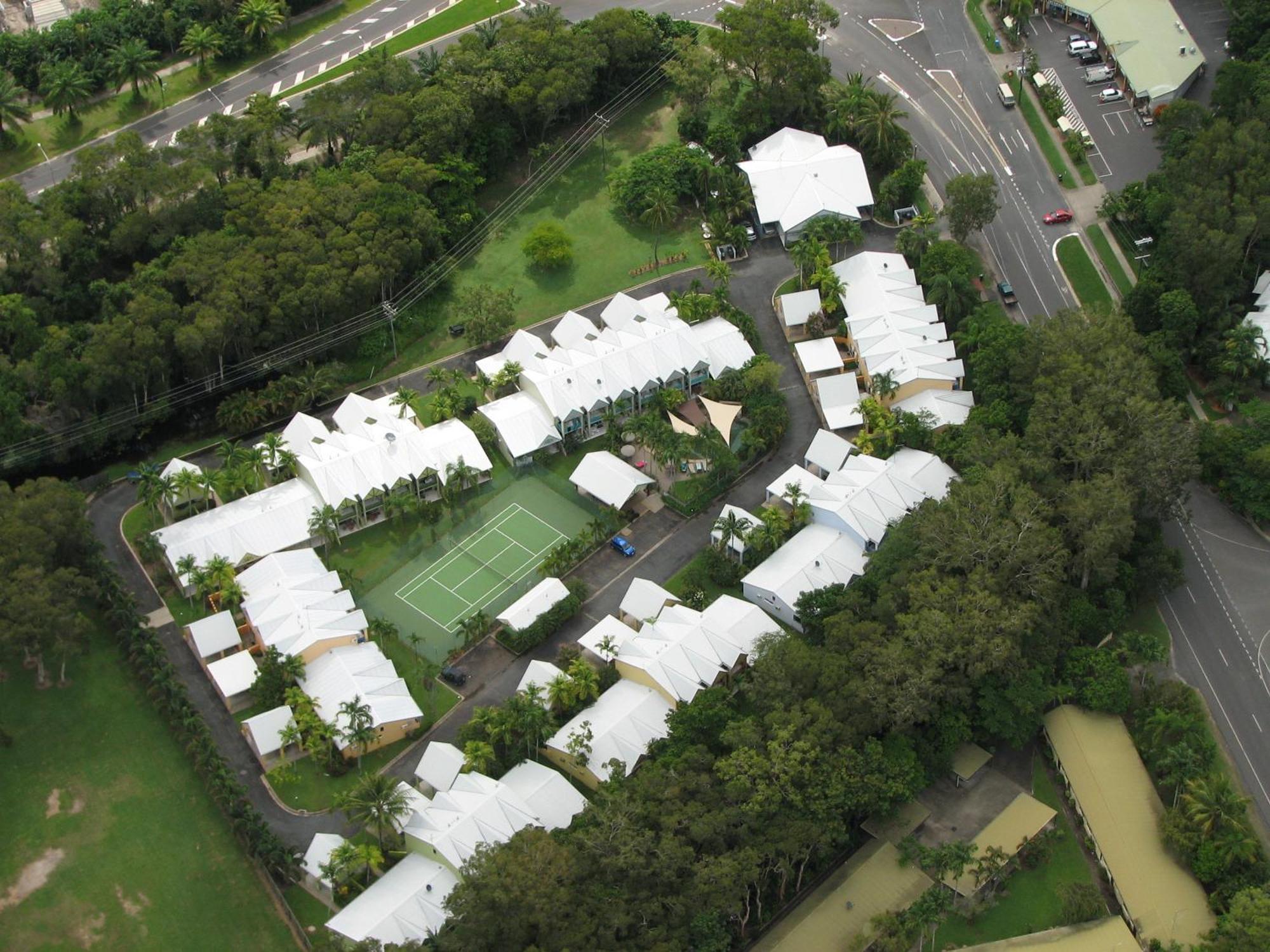 Aparthotel Titree Village 3*
