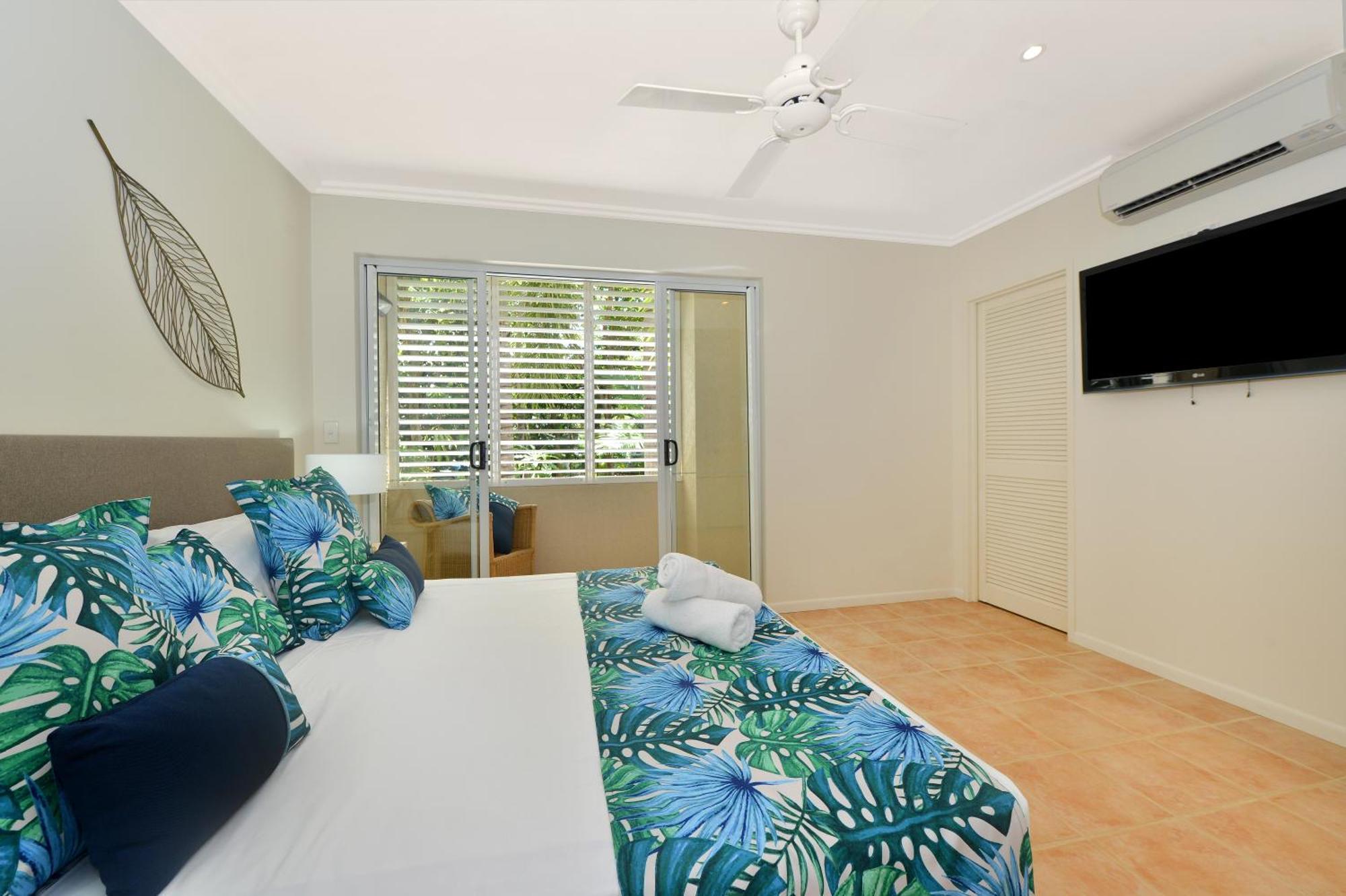 Cayman 4* Port Douglas