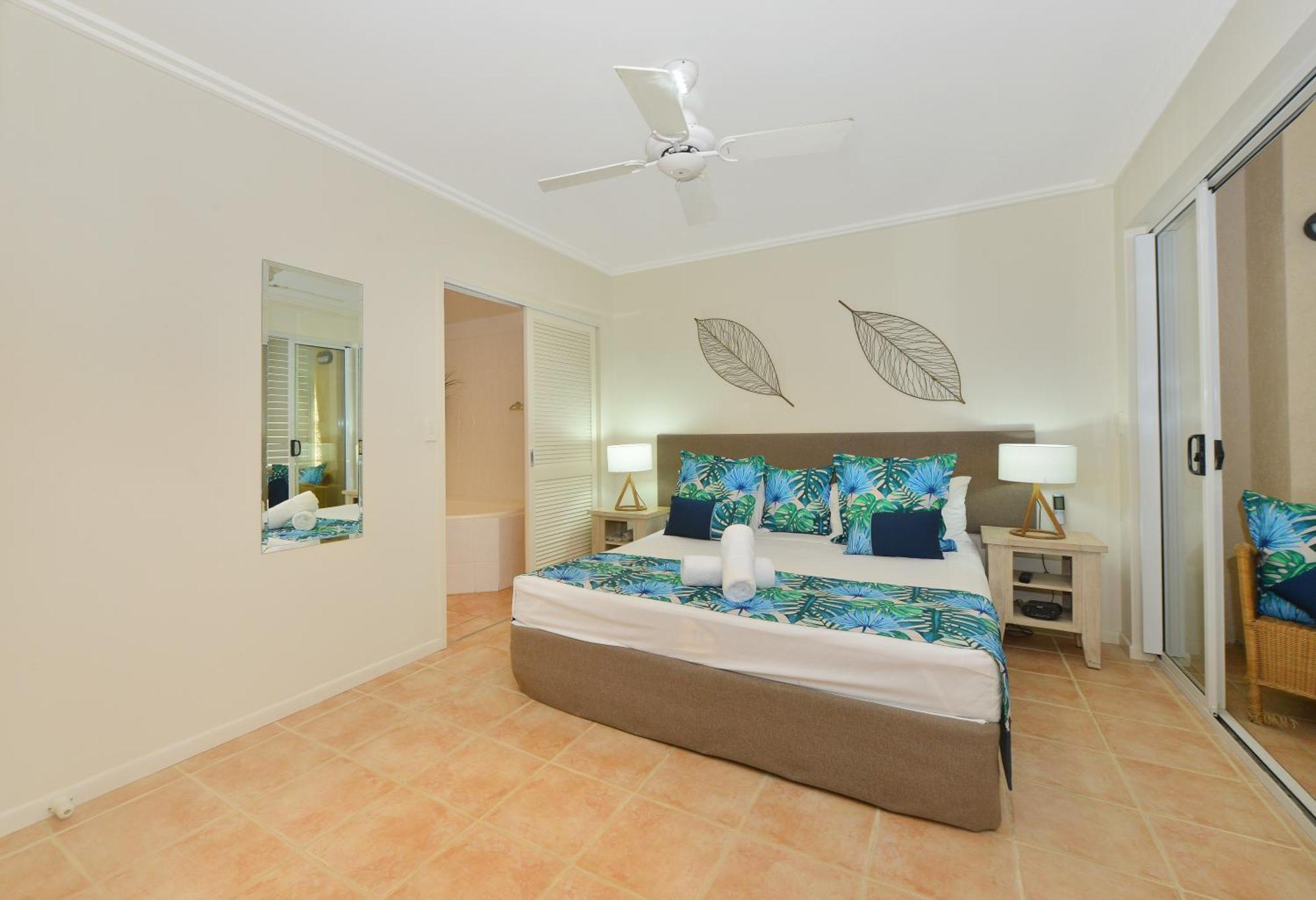 Cayman Resort 4*