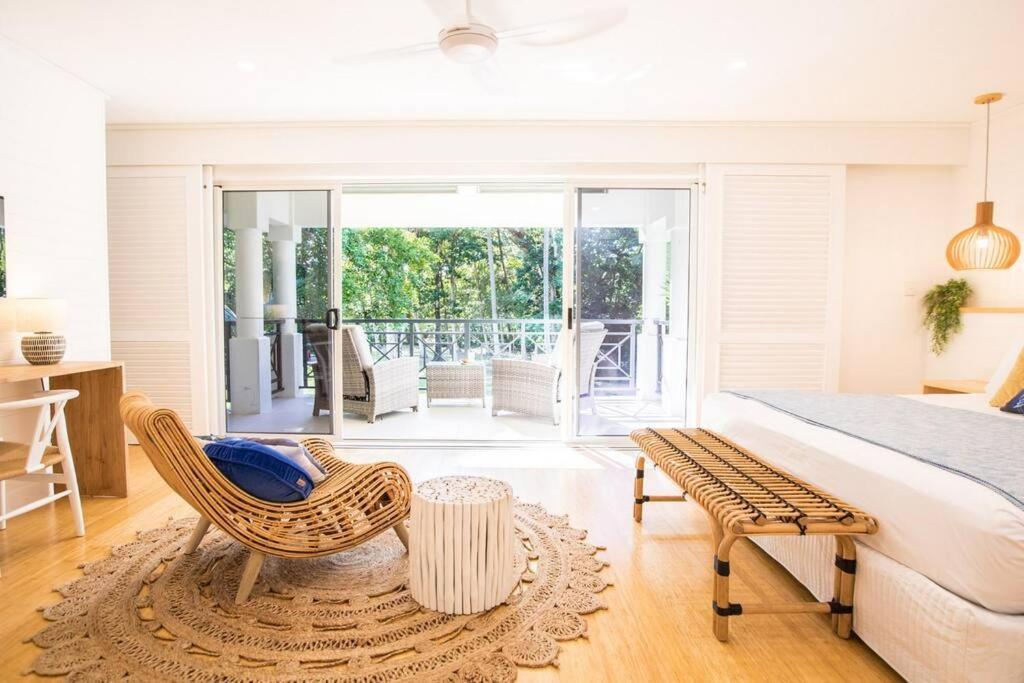 Amaroo - Absolute Beachfront Villa Port Douglas