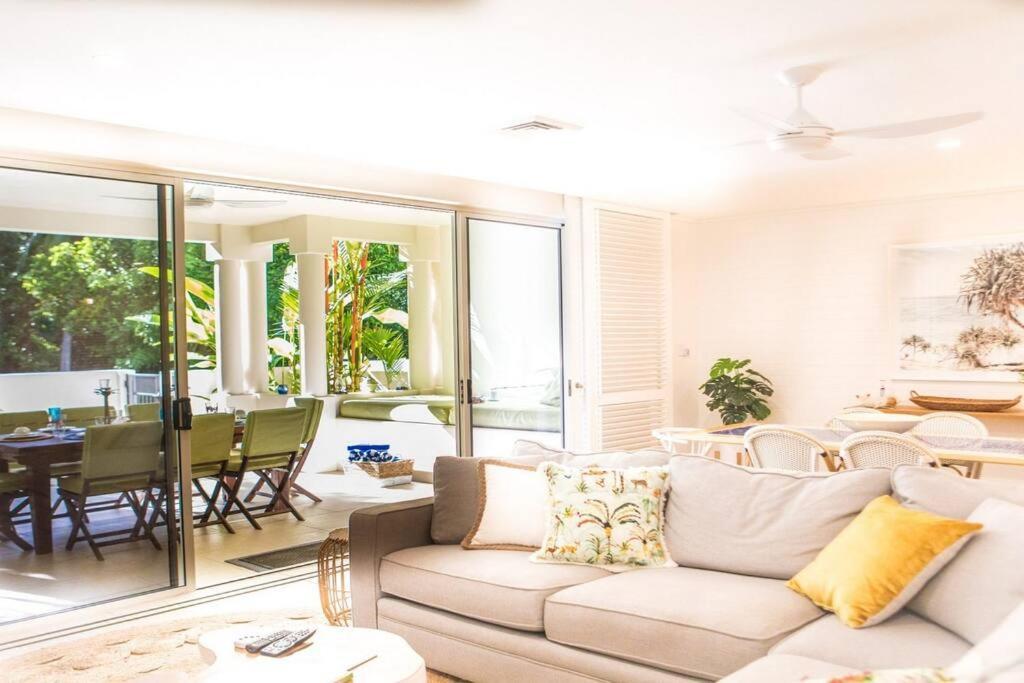 Amaroo - Absolute Beachfront Villa *