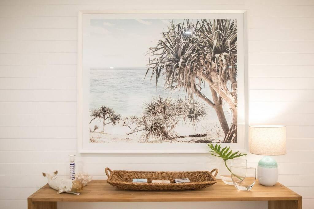 Villa Amaroo - Absolute Beachfront