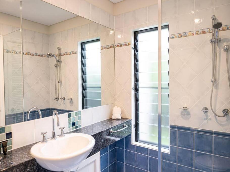 25 Solander Boulevard - Seashells, * Port Douglas