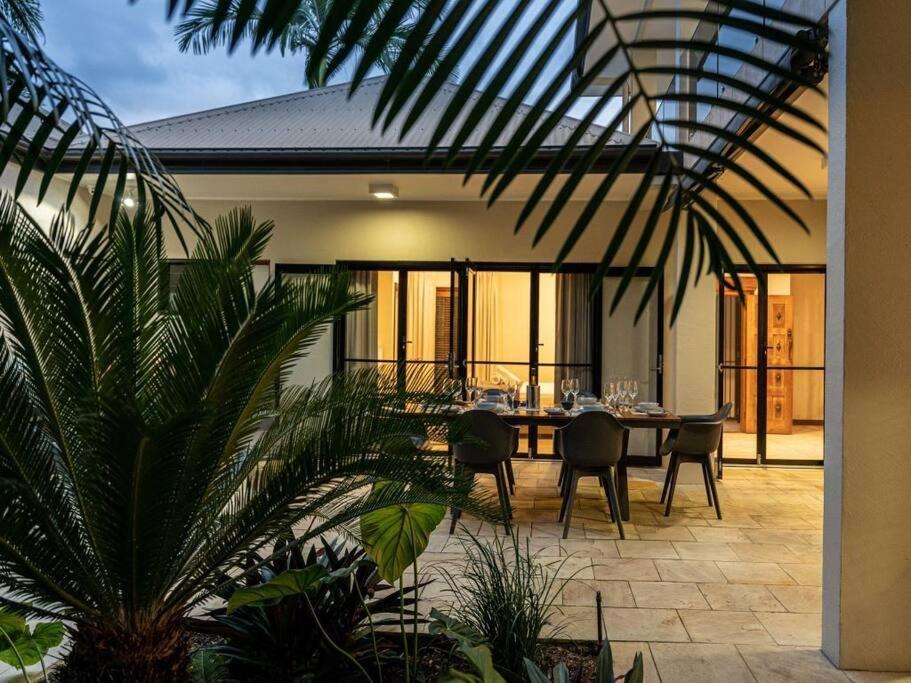 25 Solander Boulevard - Seashells, Holiday home Port Douglas