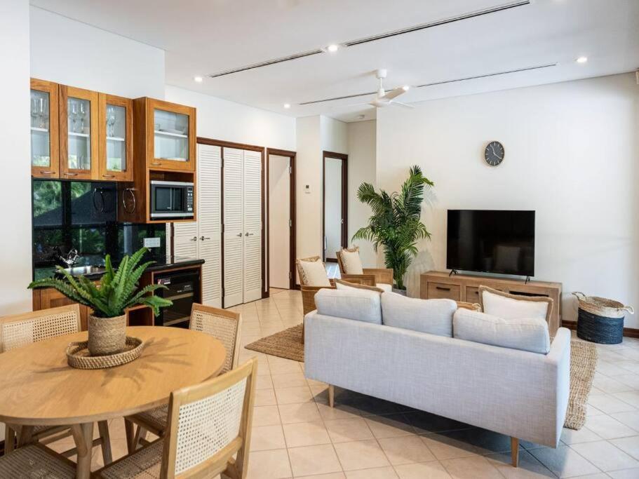 Holiday home 25 Solander Boulevard - Seashells, Port Douglas