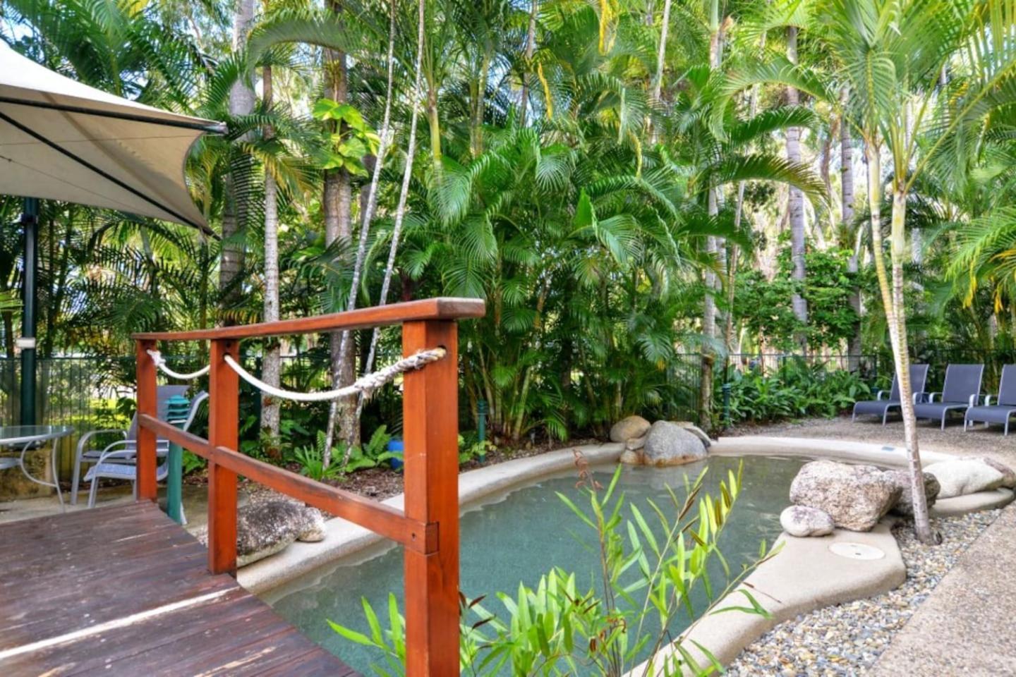 Apartment Paradise #201 *