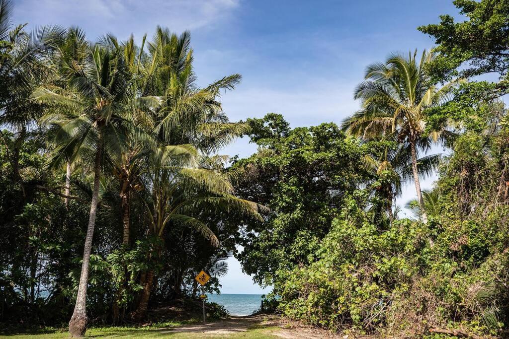 Villa Del Mar - Beachfront Port Douglas