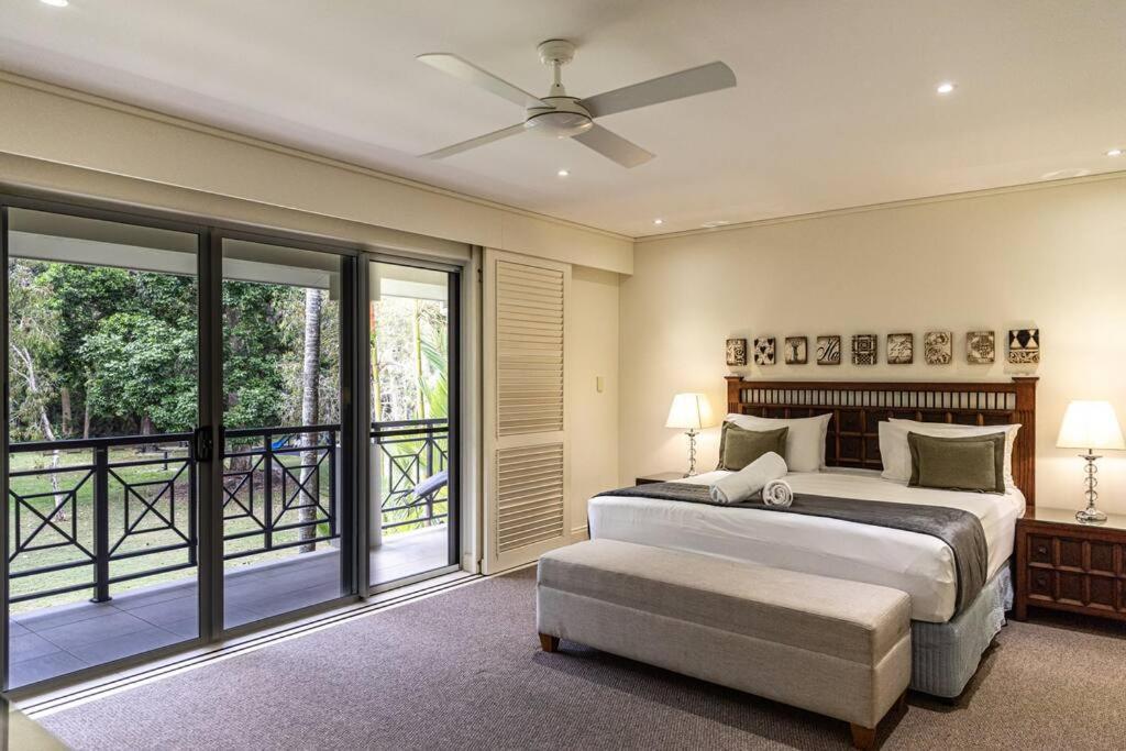 Neptune - Port Douglas