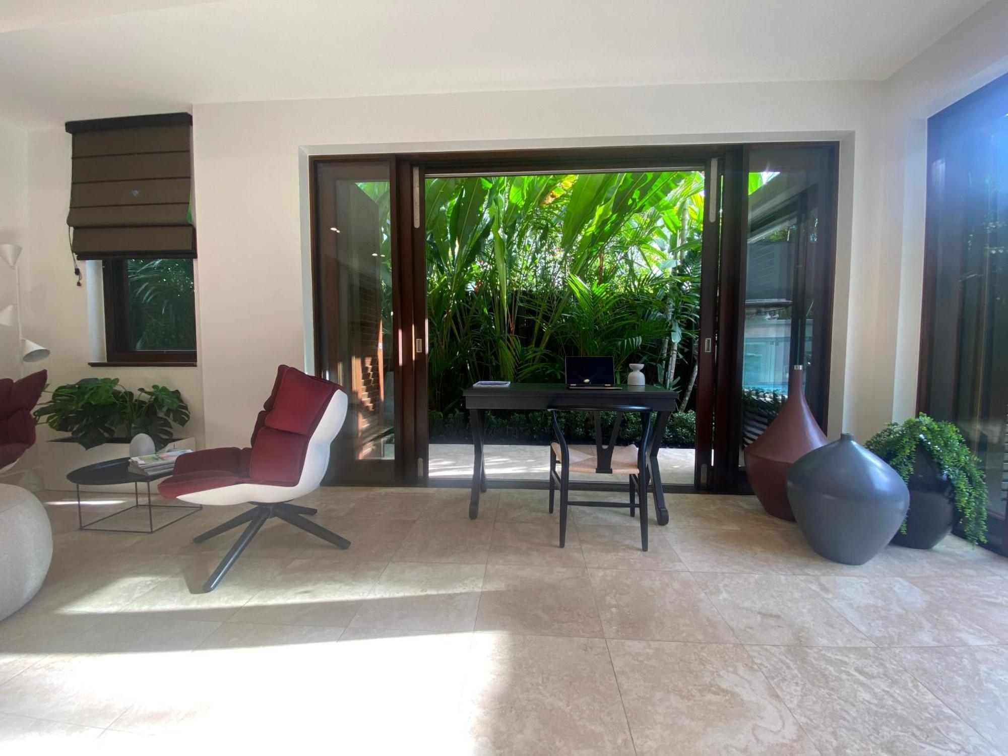 Aqua Beachfront * Port Douglas