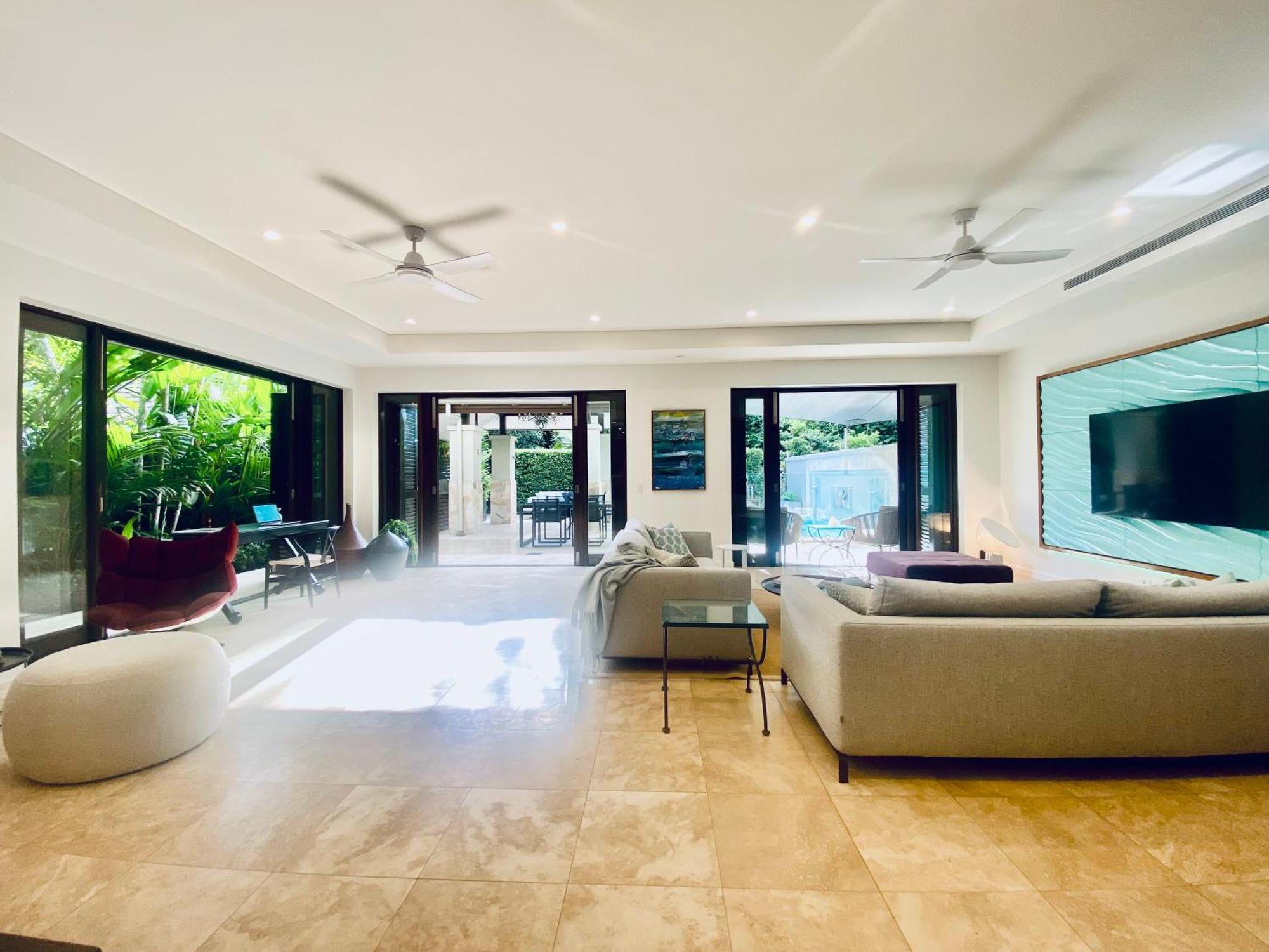 Aqua Beachfront Villa