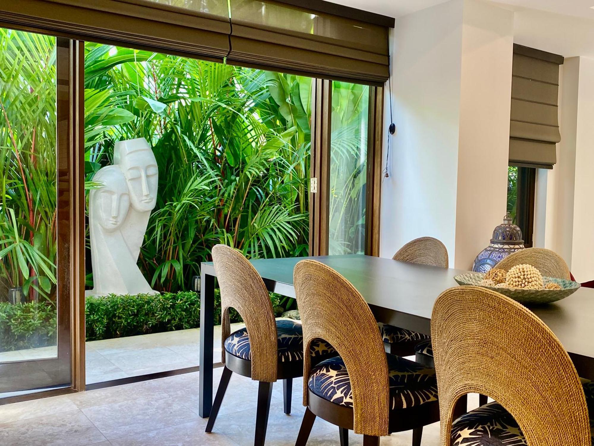 Aqua Beachfront Port Douglas