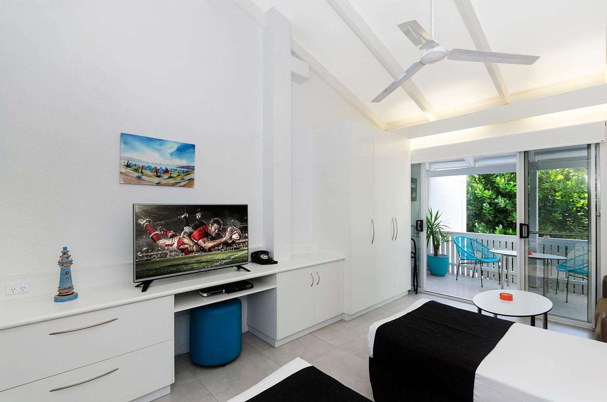 Aparthotel By The Sea 4*