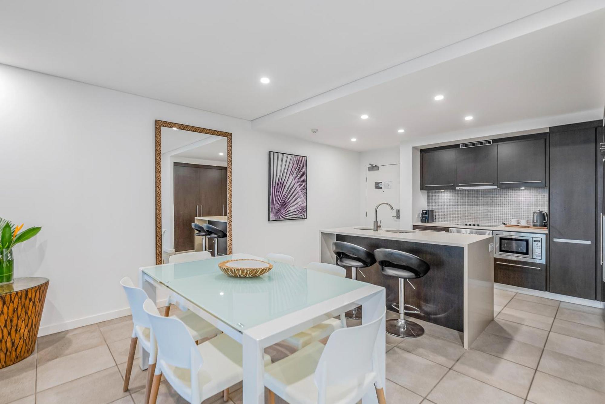 Apartment Resort-style Swim Out - A Poolside Oasis Port Douglas
