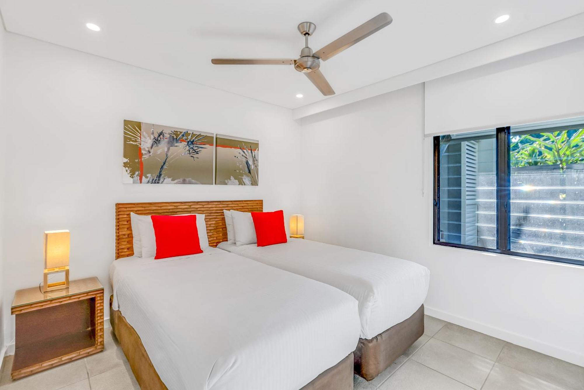 Resort-style Swim Out - A Poolside Oasis Port Douglas