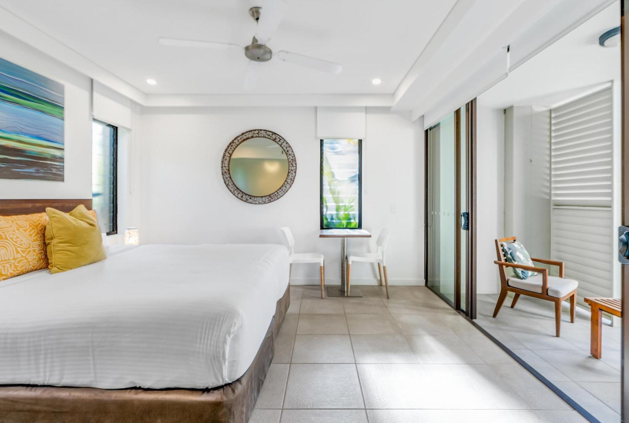 Apartment Resort-style Swim Out - A Poolside Oasis Port Douglas