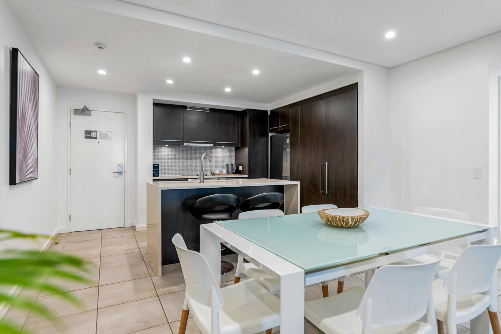 Resort-style Swim Out - A Poolside Oasis Port Douglas