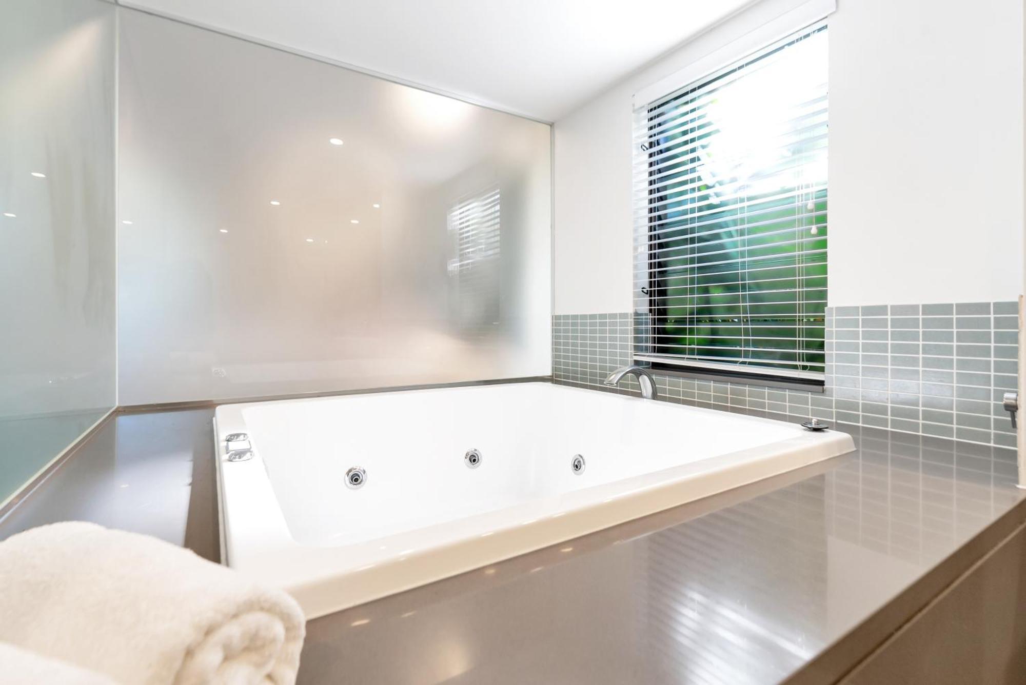 Apartment Swim-out Tropical Haven At Temple *
