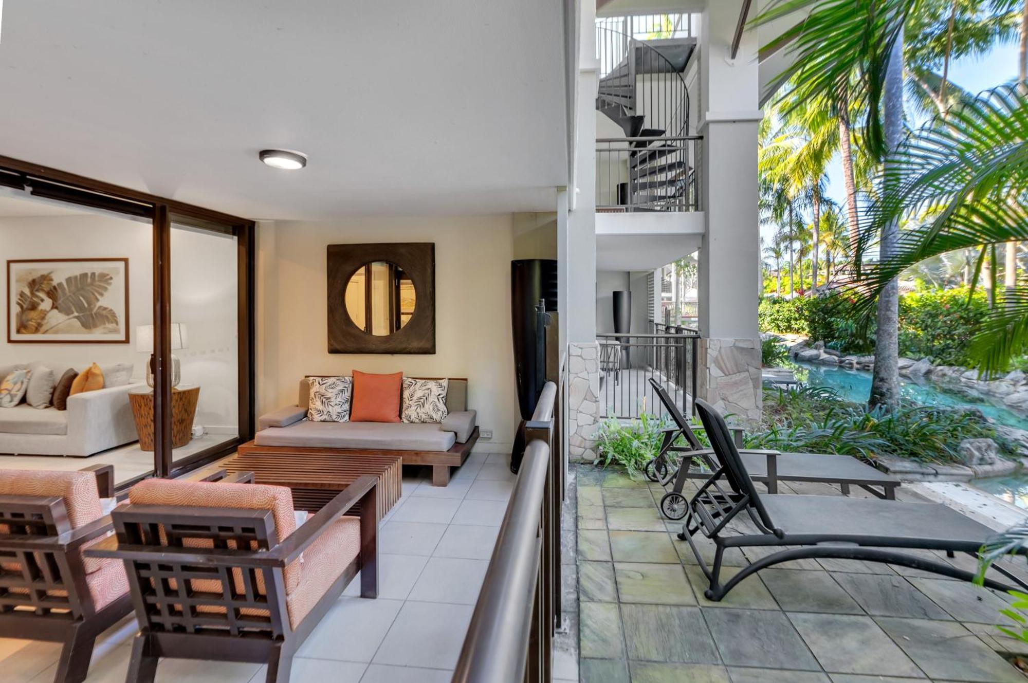 Apartment Swim-out Tropical Haven At Temple