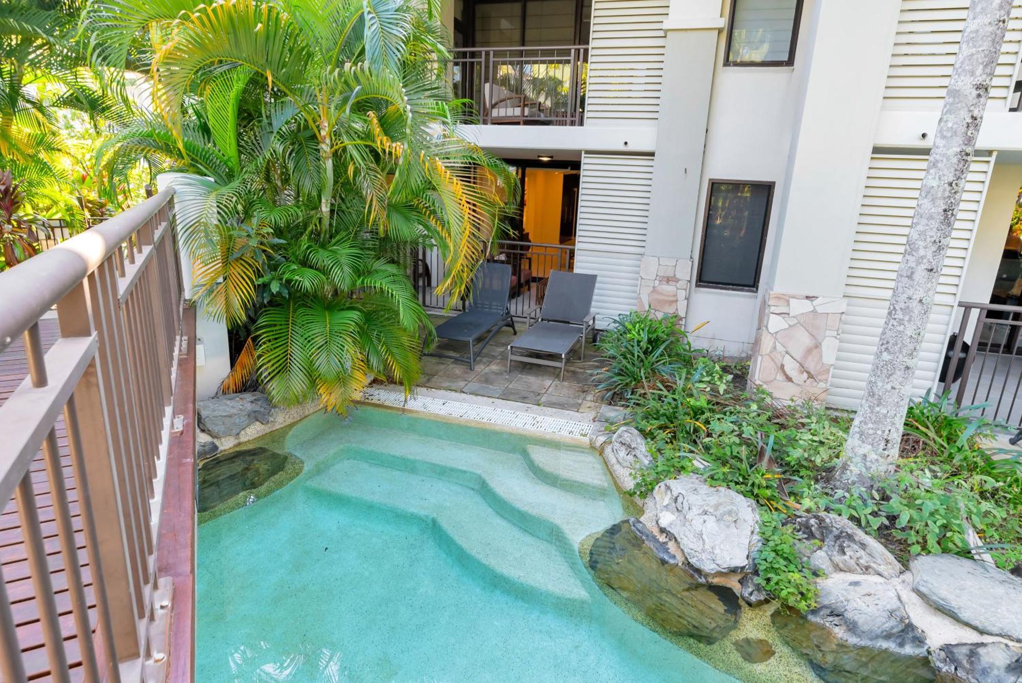 Swim-out Tropical Haven At Temple Apartment Port Douglas