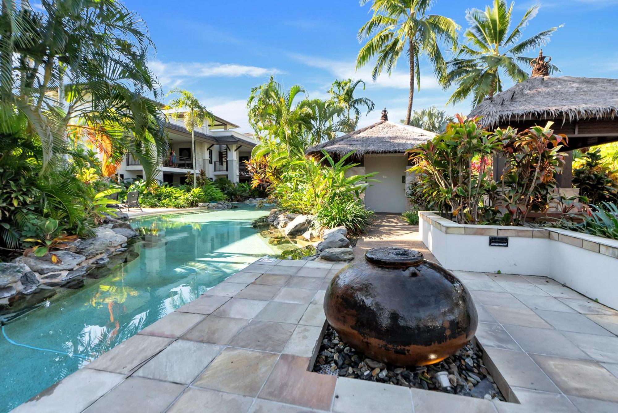 Swim-out Tropical Haven At Temple Apartment