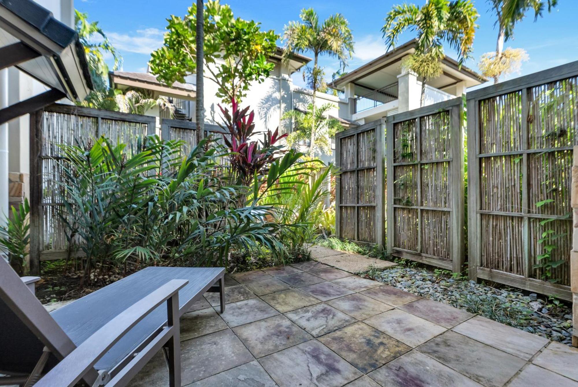 Apartment Swim-out Tropical Haven At Temple
