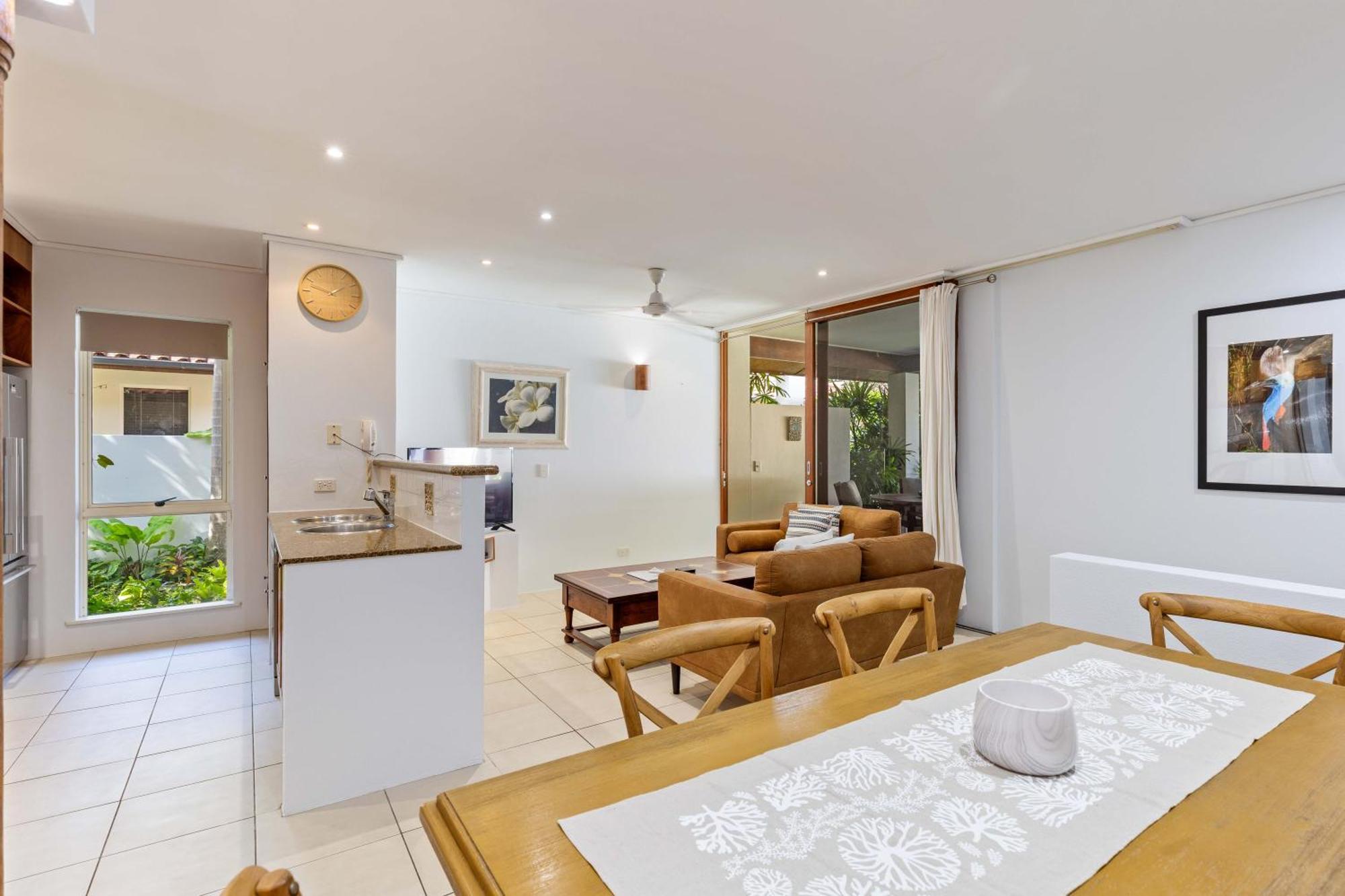 Surya Beachfront Villa Port Douglas
