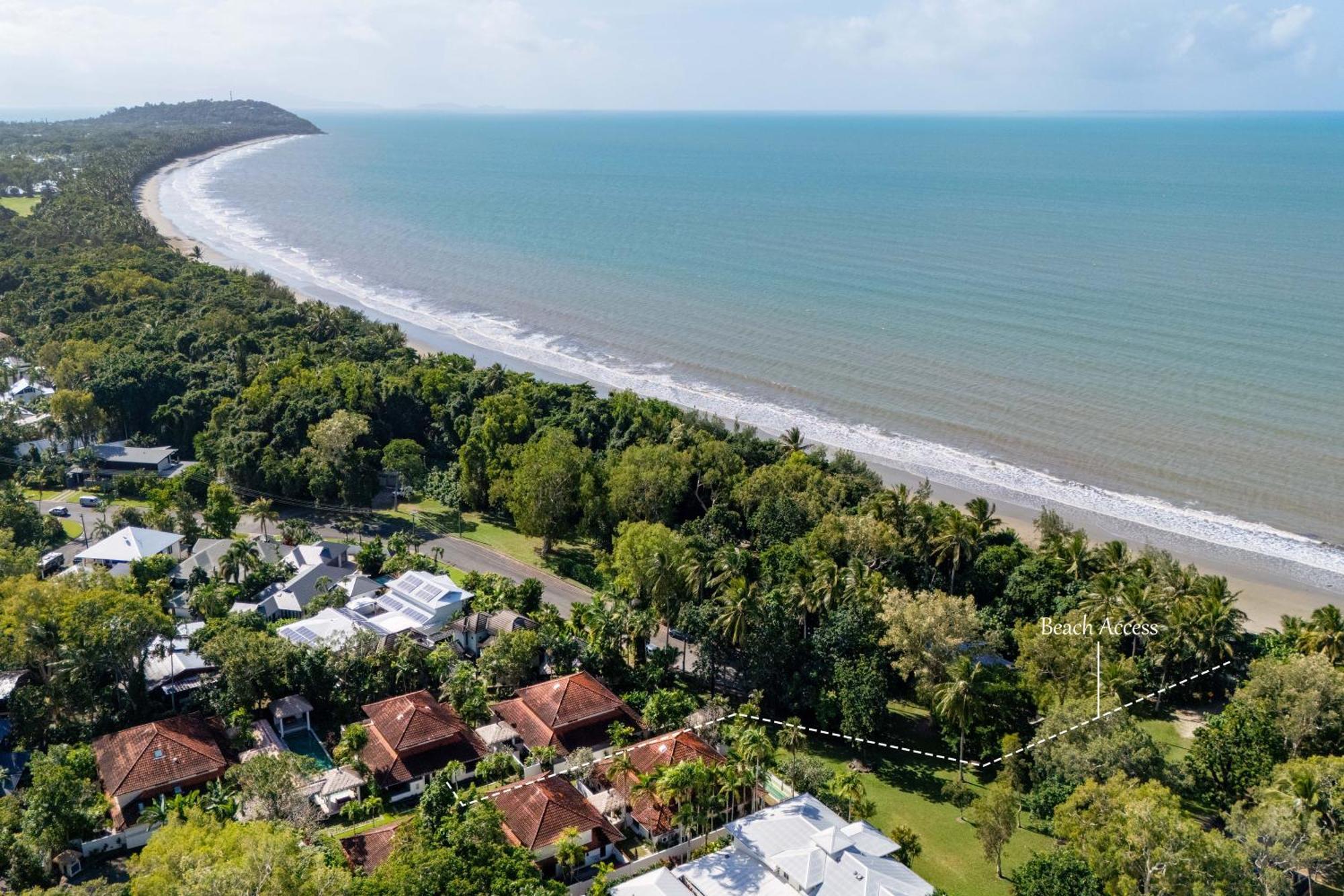 Surya Beachfront Villa Port Douglas
