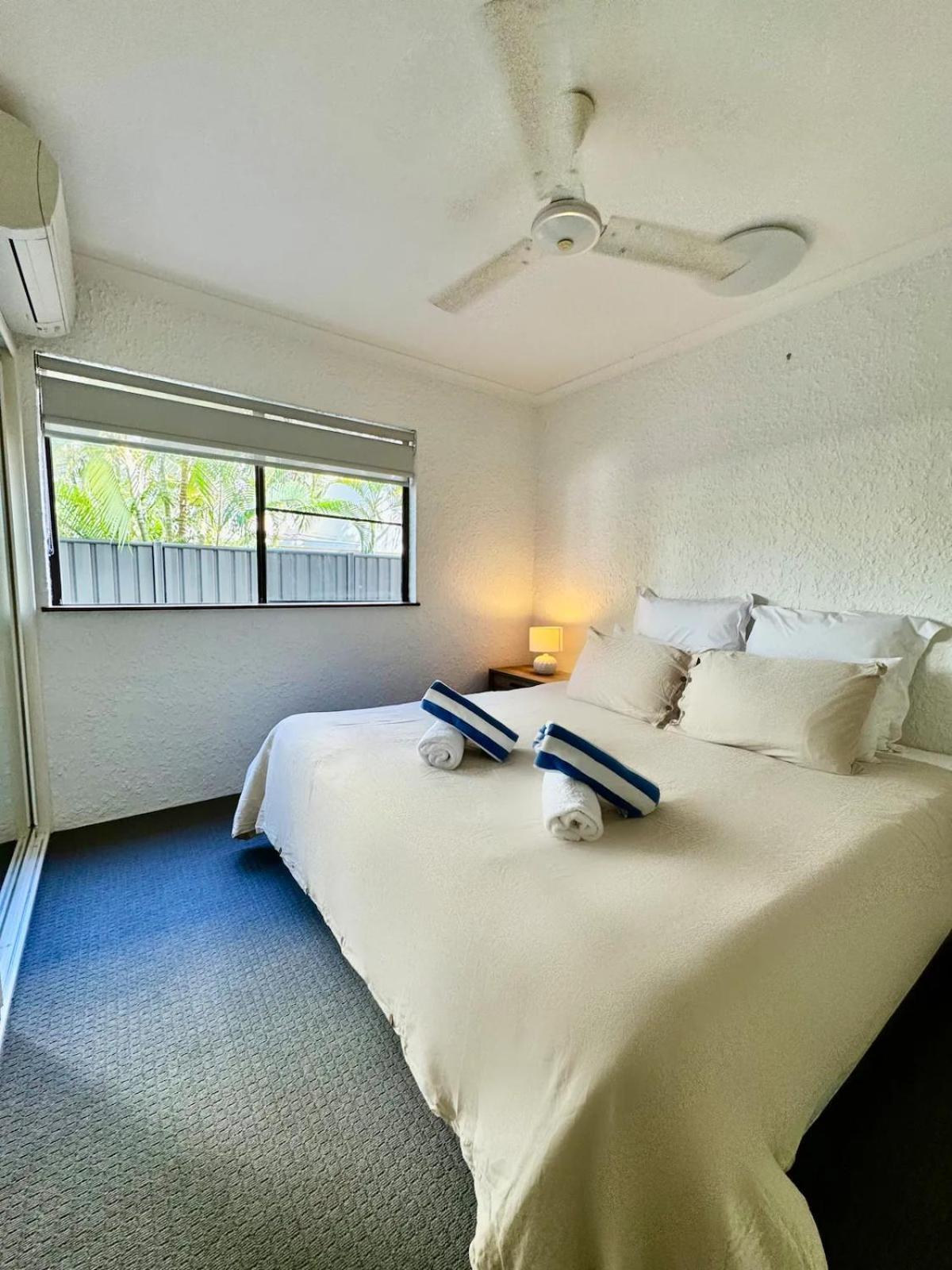 1 Min Walk From, Beach And Town - Beachcomber