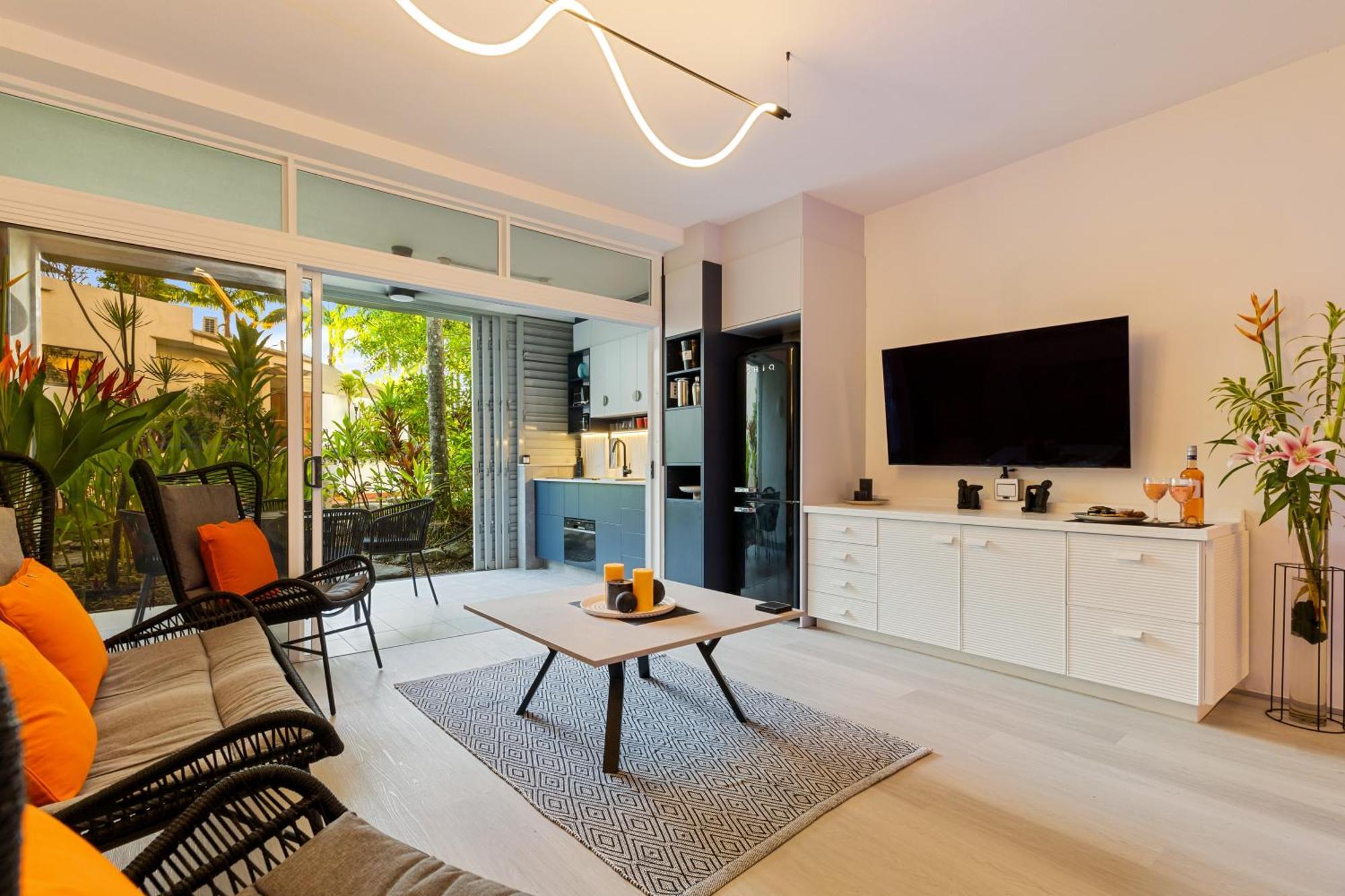 Ultra Modern In Club Tropical * Port Douglas
