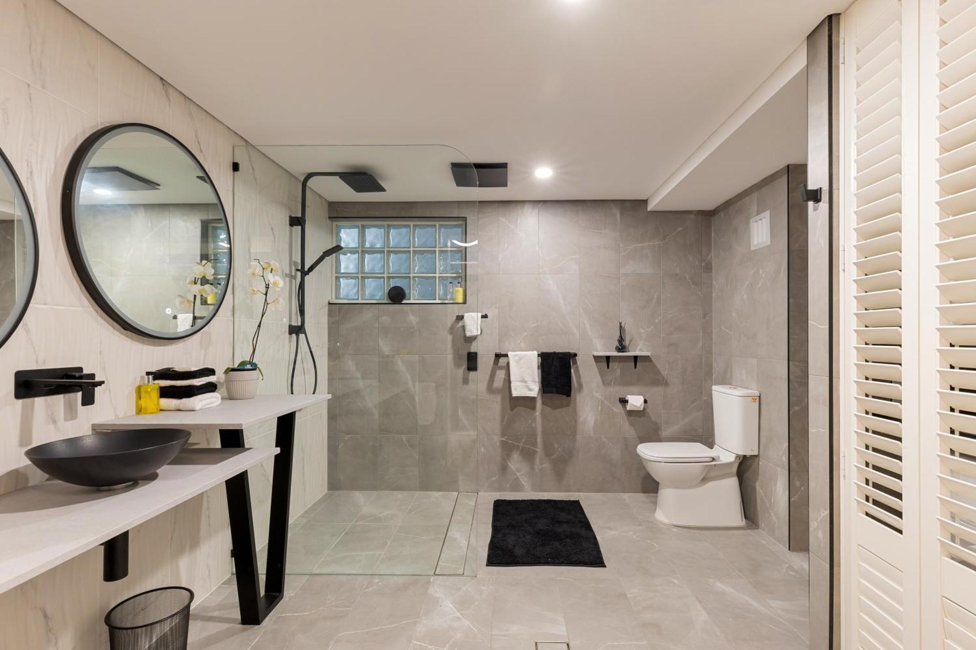 Ultra Modern In Club Tropical Port Douglas